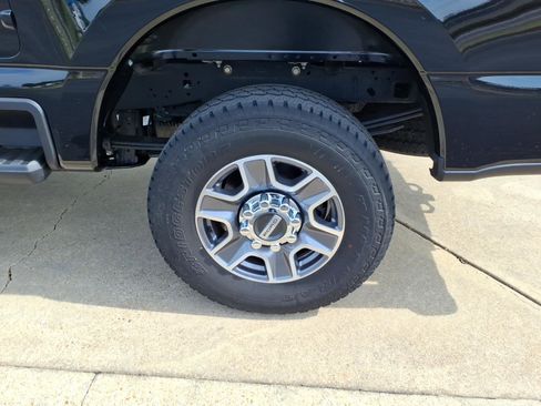 Used 2024 Ford F250 Lariat w/ FX4 Off-Road Package AWD/4WD image 6