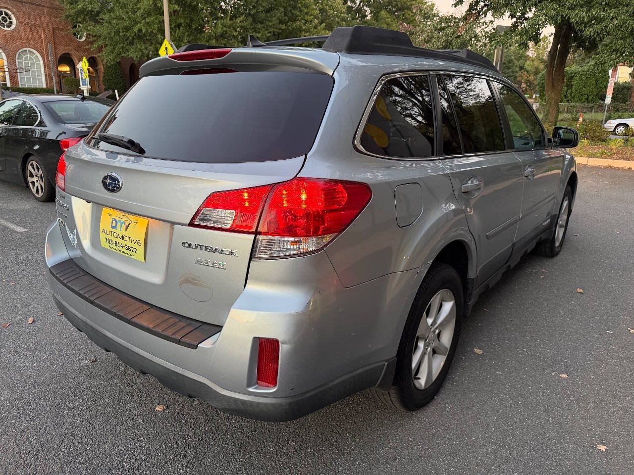Used 2013 Subaru Outback 2.5i Limited w/ Popular Pkg 3 AWD/4WD image 3