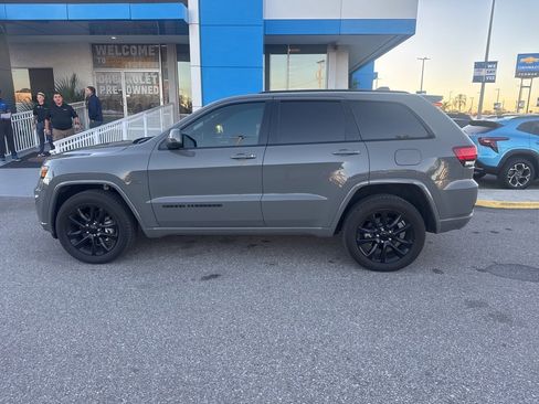 Used 2021 Jeep Grand Cherokee Laredo X image 8