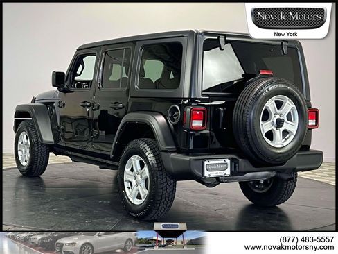 Used 2022 Jeep Wrangler Unlimited Sport image 6