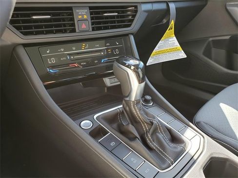 New 2025 Volkswagen Jetta SE image 11