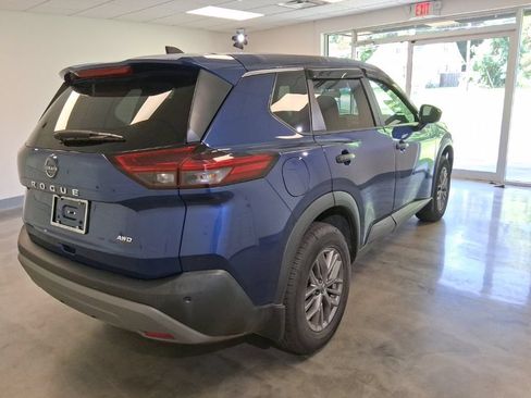 Used 2023 Nissan Rogue S AWD/4WD image 2