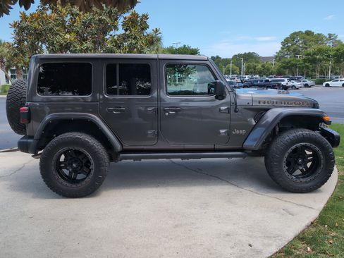 Used 2021 Jeep Wrangler Unlimited Rubicon w/ Trailer Tow Package AWD/4WD image 11