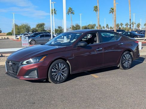 Certified 2024 Nissan Altima 2.5 SV image 2