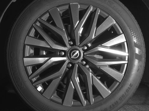 Used 2025 Nissan Altima 2.5 SV image 12