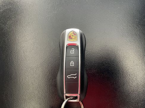 Certified 2023 Porsche Cayenne image 25