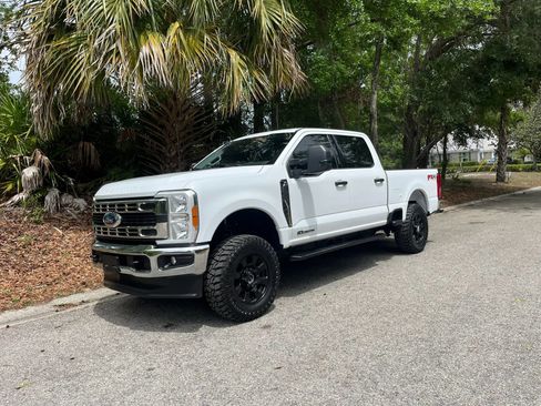 Used 2023 Ford F250 XLT w/ FX4 Off-Road Package AWD/4WD image 4