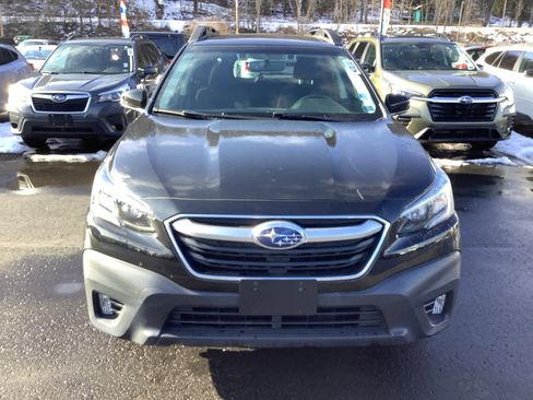 Used 2022 Subaru Outback Premium image 5