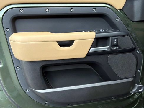 New 2026 Land Rover Defender 110 X-Dynamic SE AWD/4WD image 16