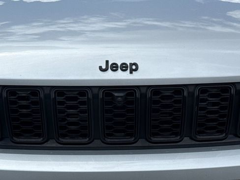 Used 2025 Jeep Grand Cherokee L Limited w/ Luxury Tech Group II AWD/4WD image 47