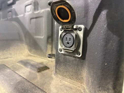 Certified 2021 Chevrolet Silverado 1500 High Country image 8