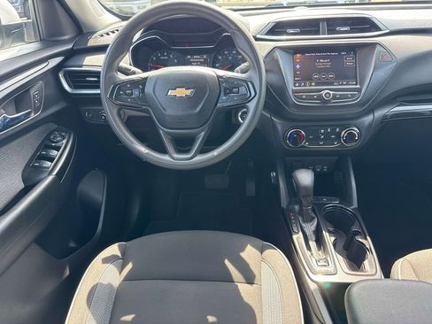 Used 2023 Chevrolet TrailBlazer LT FWD image 12