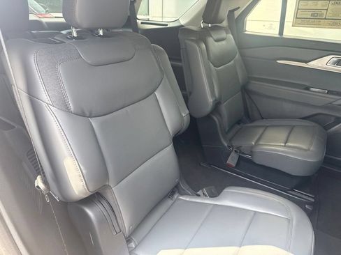 Certified 2026 Ford Explorer Active w/ Active Comfort Package RWD image 30