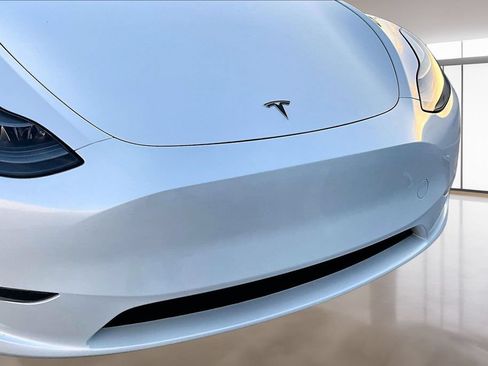 Used 2023 Tesla Model Y Performance AWD/4WD image 31