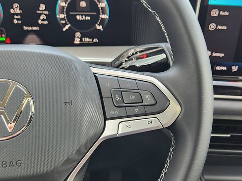 New 2026 Volkswagen Tiguan SE AWD/4WD image 18
