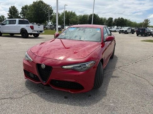 Used 2022 Alfa Romeo Giulia Sprint AWD/4WD image 6