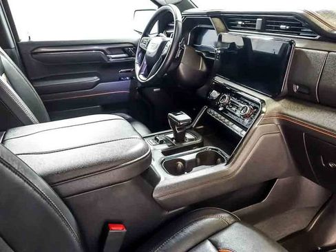 Certified 2025 GMC Sierra 1500 AT4 AWD/4WD image 36