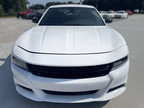 Used 2023 Dodge Charger SXT RWD image 2