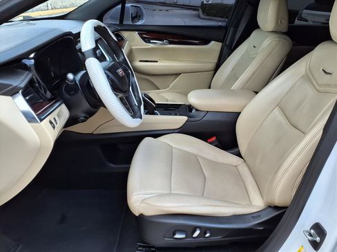 Used 2018 Cadillac XT5 Premium Luxury image 13