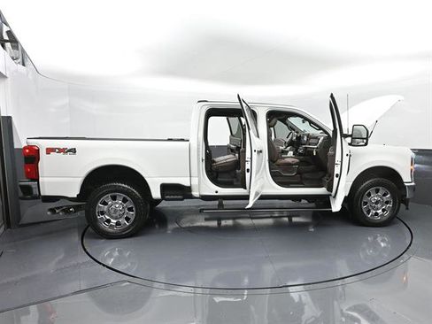 Used 2024 Ford F250 King Ranch w/ Chrome Package AWD/4WD image 57