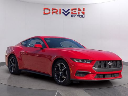 Used 2025 Ford Mustang Coupe image 7