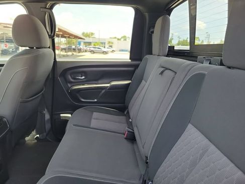 Used 2023 Nissan Titan SV w/ SV Convenience Package AWD/4WD image 9