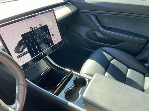 Used 2020 Tesla Model 3 Long Range image 25