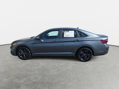Used 2024 Volkswagen Jetta SE FWD image 8