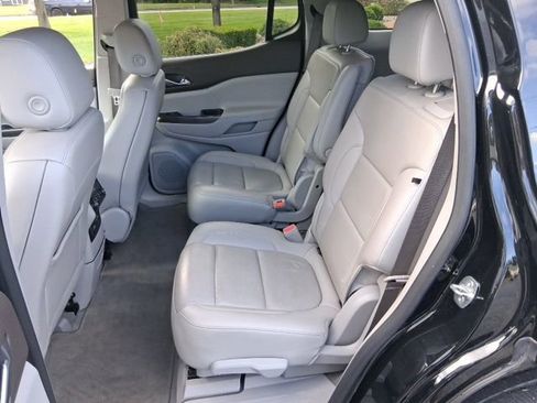 Used 2023 GMC Acadia SLT image 27