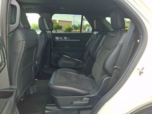 Used 2025 Ford Explorer ST AWD/4WD image 10