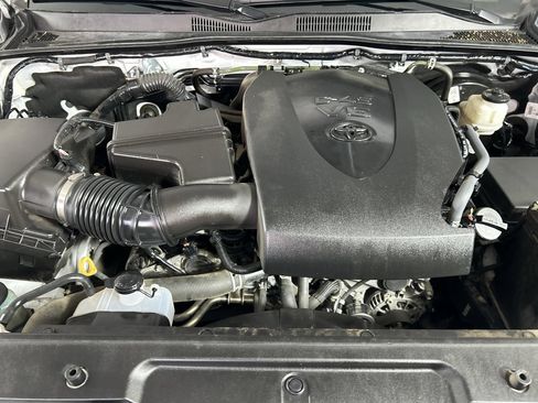 Used 2023 Toyota Tacoma TRD Off-Road RWD image 10