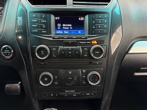 Used 2017 Ford Explorer XLT AWD/4WD image 24