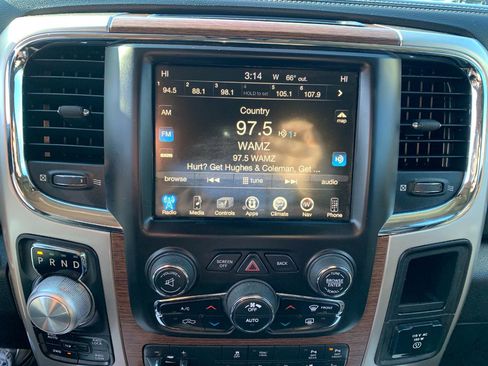 Used 2017 RAM 1500 Laramie w/ Convenience Group AWD/4WD image 25