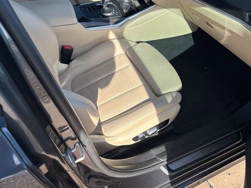 Used 2019 BMW 330i Sedan w/ Convenience Package image 5