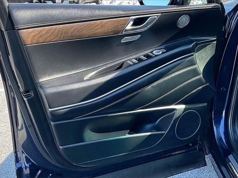 Used 2024 Genesis GV80 2.5T image 9