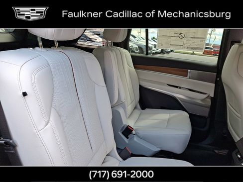 New 2026 Cadillac Vistiq Luxury w/ LPO, Floor Liner Package AWD/4WD image 13