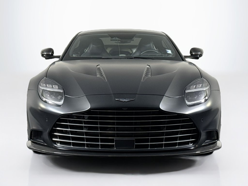 Used 2025 Aston Martin Vanquish RWD image 8