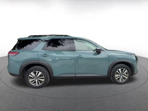 Used 2026 Nissan Pathfinder SL FWD image 15
