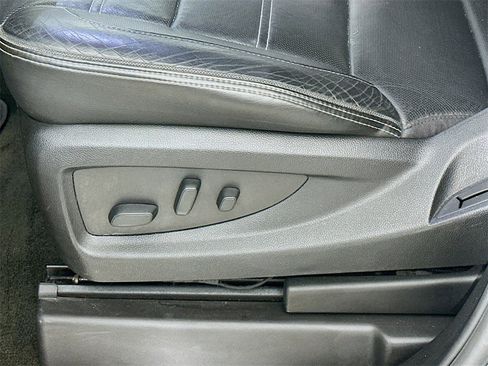 Used 2018 GMC Yukon XL Denali w/ Enhanced Security Package image 23