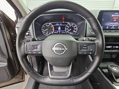 Used 2025 Nissan Rogue SV AWD/4WD image 22