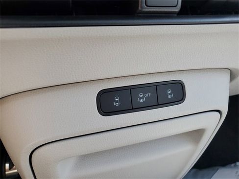 New 2025 Volkswagen ID. Buzz 1st Edition image 31