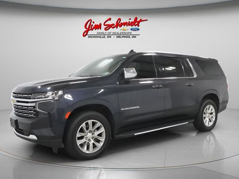 Used 2023 Chevrolet Suburban Premier AWD/4WD image 2
