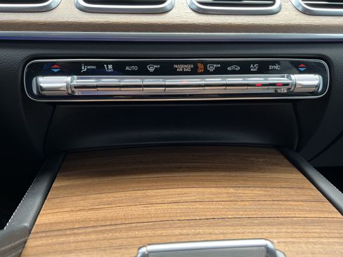 Certified 2025 Mercedes-Benz GLE 450 4MATIC image 29