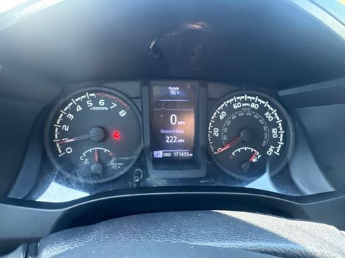 Used 2018 Toyota Tacoma SR RWD image 24