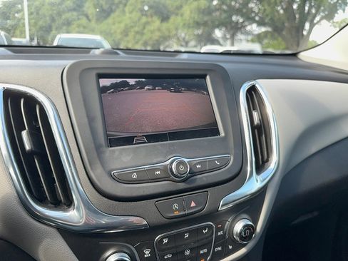 Used 2023 Chevrolet Equinox LT w/ Driver Convenience Package image 21