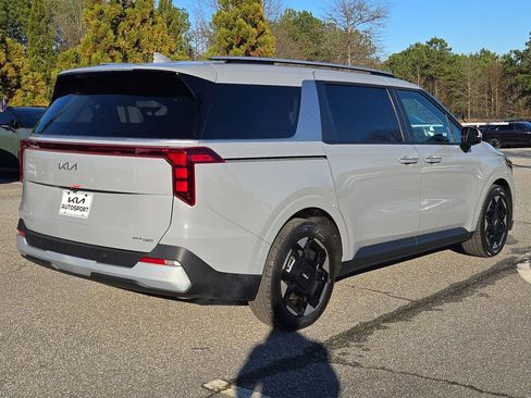 New 2026 Kia Carnival EX image 8