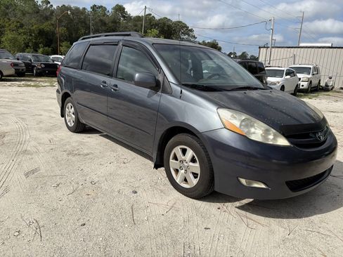 Used 2009 Toyota Sienna XLE Limited image 5