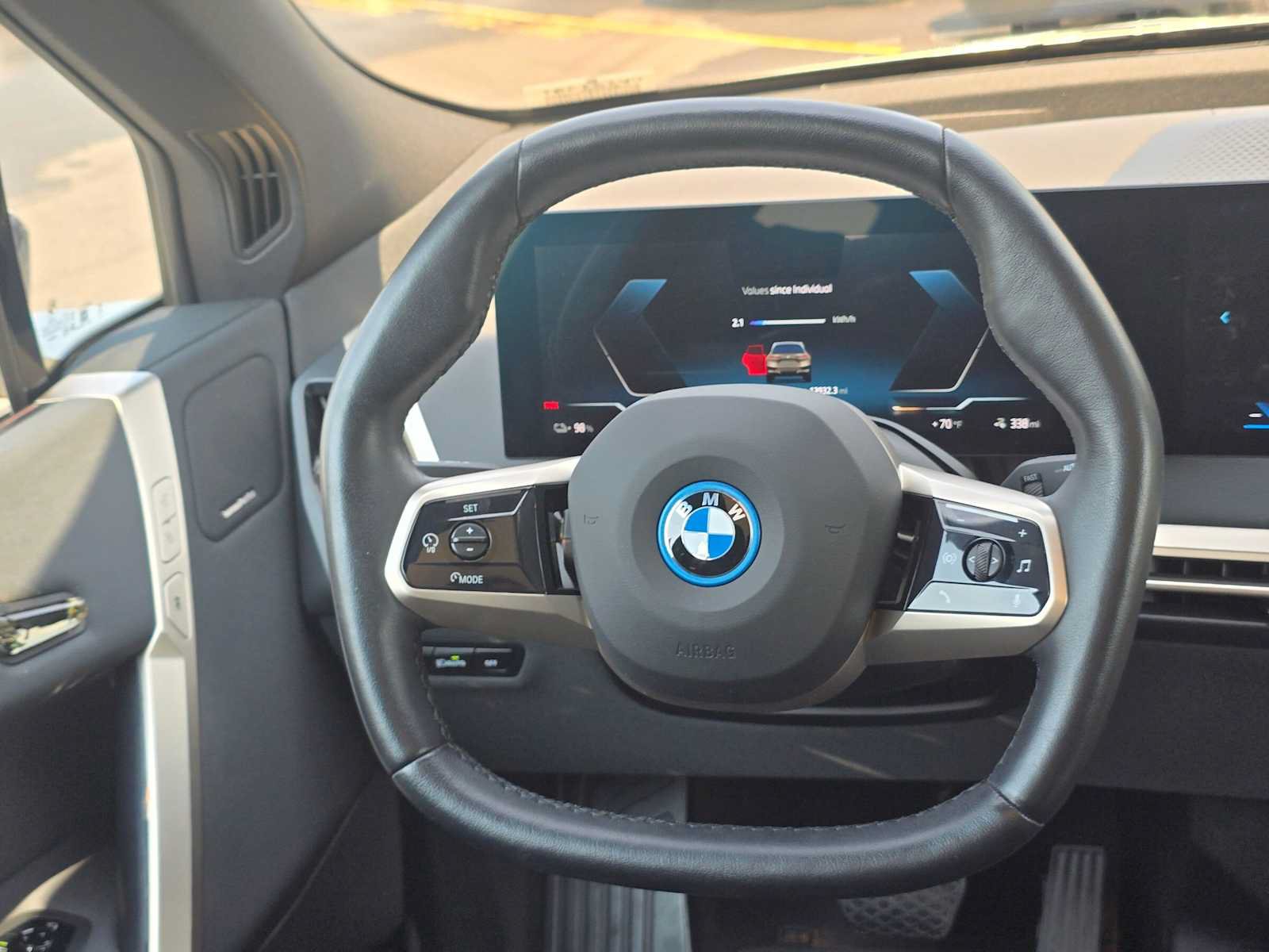 Used 2024 BMW iX xDrive50 w/ Premium Package AWD/4WD image 19