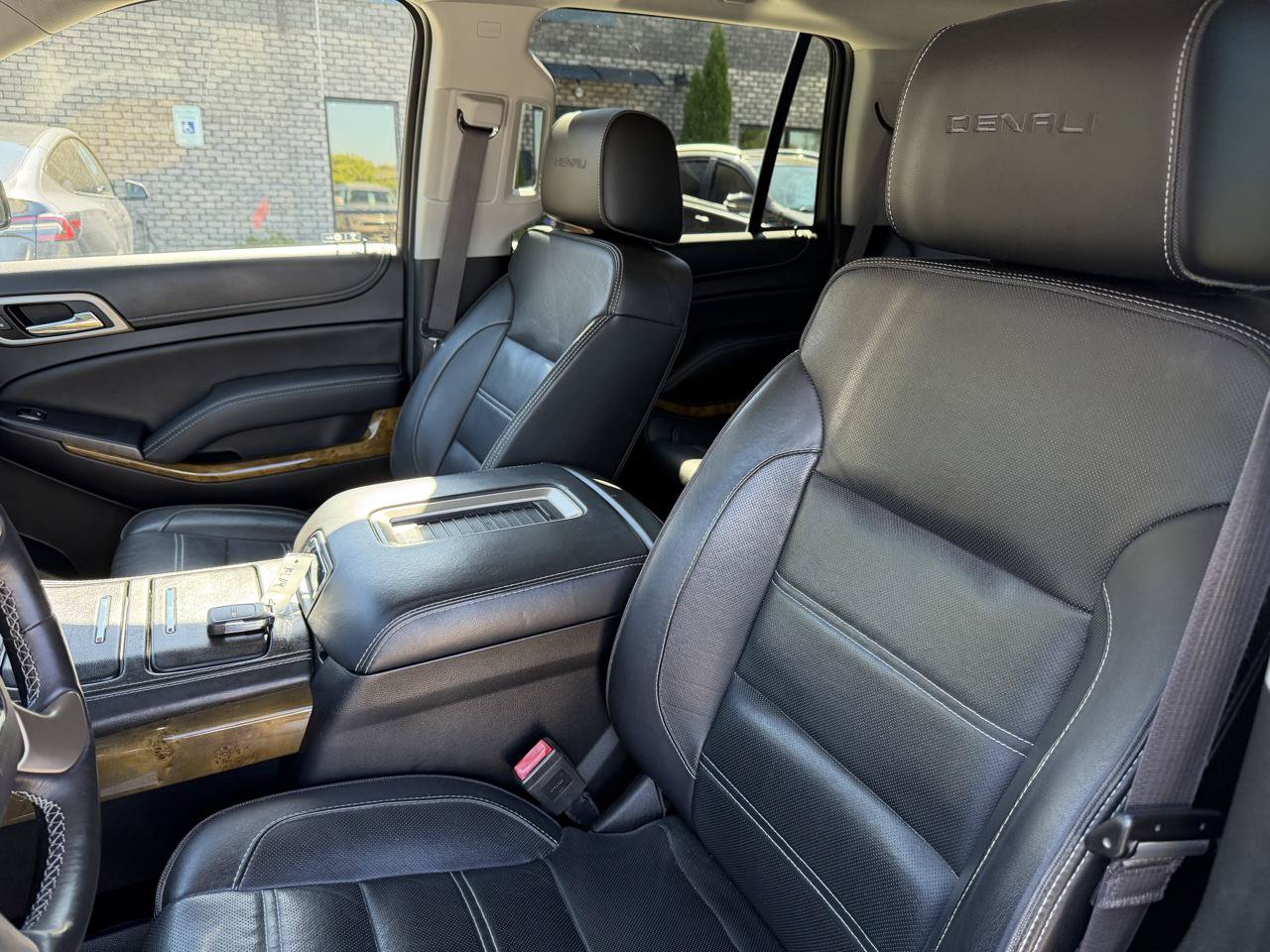 Used 2017 GMC Yukon Denali w/ Open Road Package AWD/4WD image 13