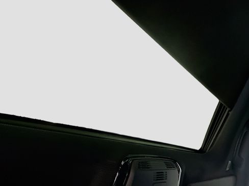 Used 2025 BMW 330i xDrive Sedan image 27